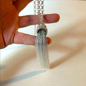 Silvertone sparkly necklace